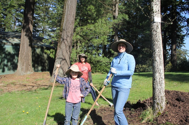 Saturday Crew – National Trails Day